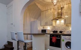 Shaftesbury Apartment
